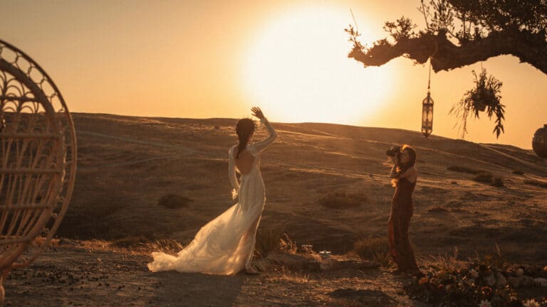 Against the backdrop of the rocky hills of Agafay desert the couple exchanged their vows amidst the soft whispers of the desert breeze and the sun setting in.